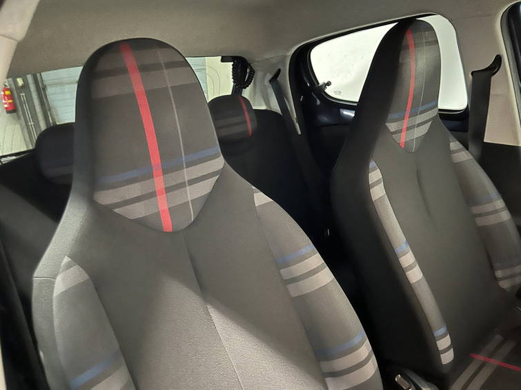 Peugeot 108 1.0 e-VTi Première-Schade 16