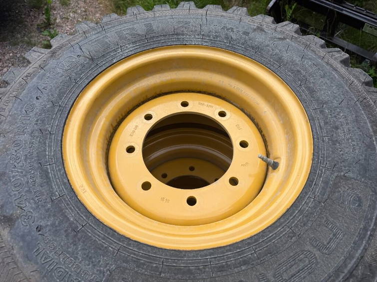 Diversen Entreprenadhjul 4 stycken 340 / 80 R18 Nokian TRI2 21