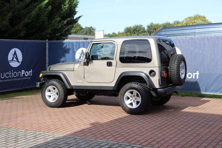 Jeep Wrangler 3