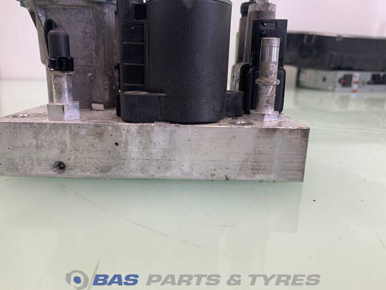 Renault Adblue pomp 7421679299 4