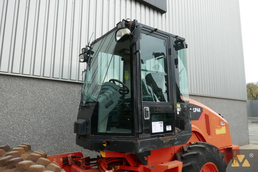 Caterpillar CP44 13