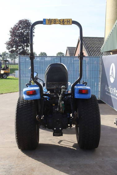 New Holland Boomer 2030 5