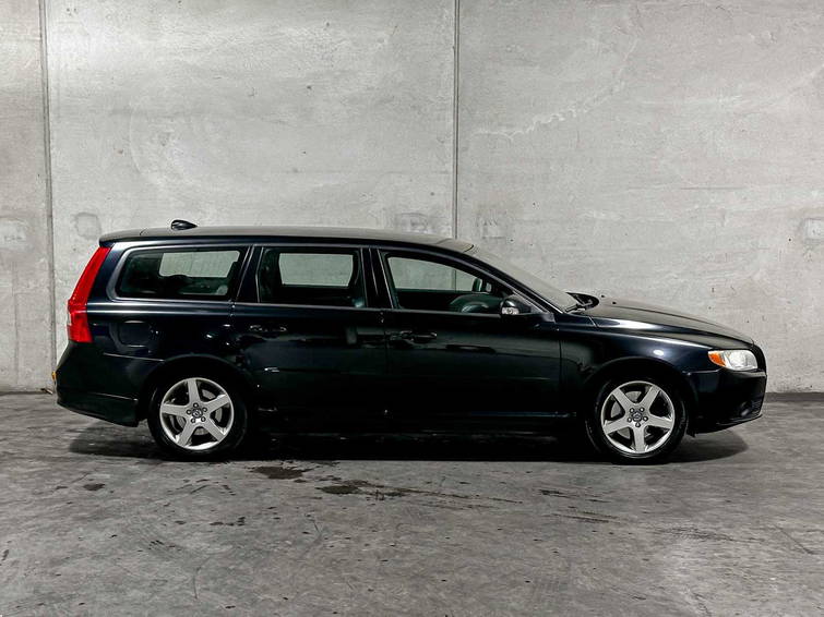 Volvo V70 2.4 D5 Momentum 10