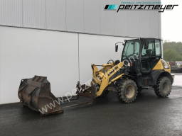 Komatsu WA Radlader 80-6 Palettengabel und Standardschaufel