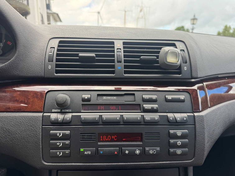 BMW 3-serie 320i Executive 21