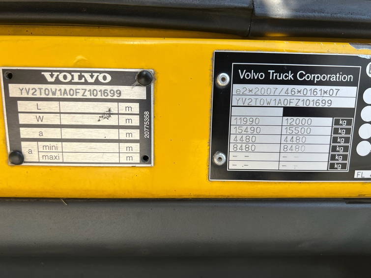 Volvo FL 4x2 Autotransporter/3xCars/Winch/Bed/AC/EU6 21