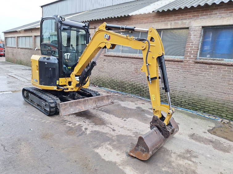 Caterpillar 302.7 2