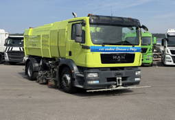 MAN 10 L2007 46.010 Kehrmaschine