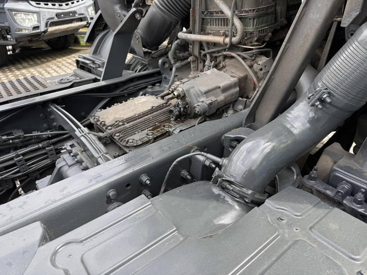 Volvo FM 330 6X24 9