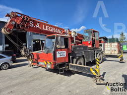 Liebherr UTM 526