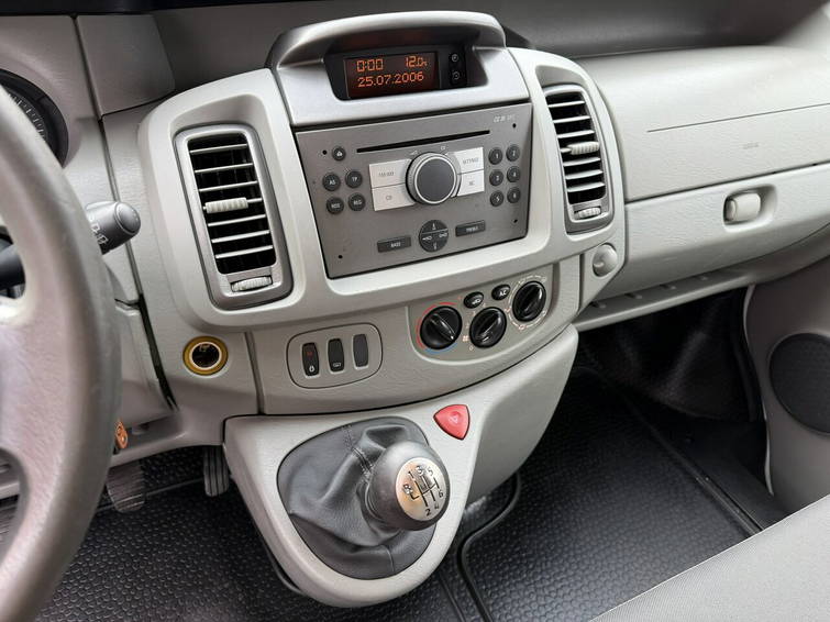 Opel Vivaro 12