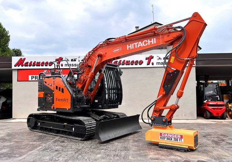 Hitachi ZX135US-7 11