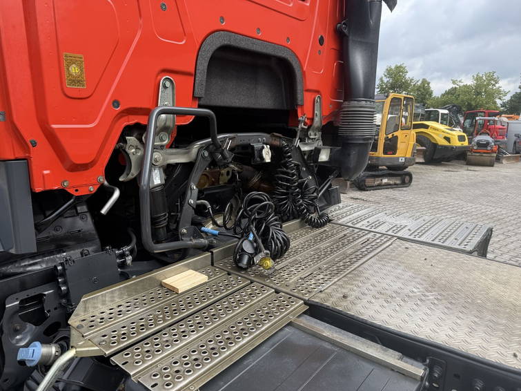 Mercedes-Benz Arocs 1843 8