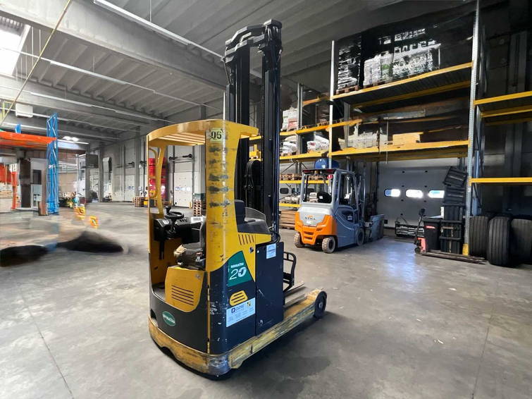 Komatsu FB20RJ-3R 5