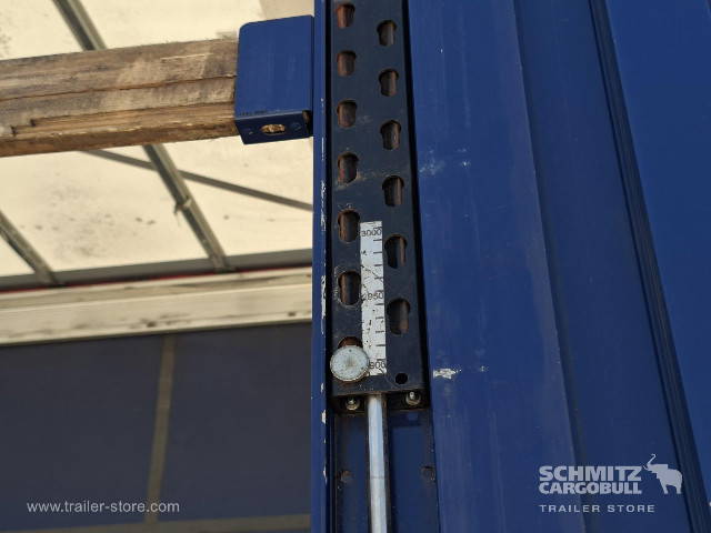 Kögel Semitrailer Curtainsider Mega 10
