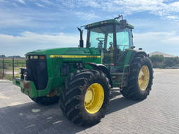 John Deere 8300