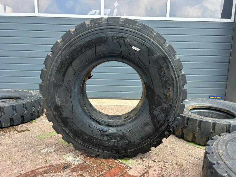 Diversen 12.00R20 4