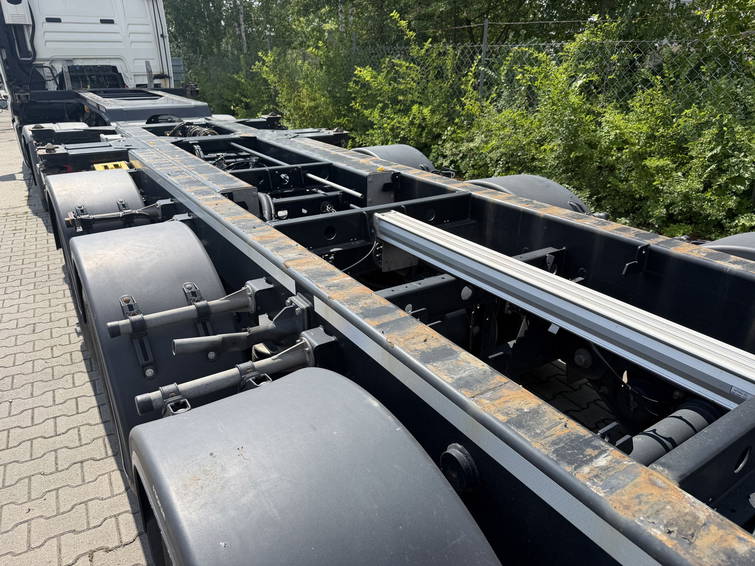 WEBTRAILER 12.2026 Lprs 24 3 Achs Container- Chassis incl. Generator TranscoolWenig Benutzt 10