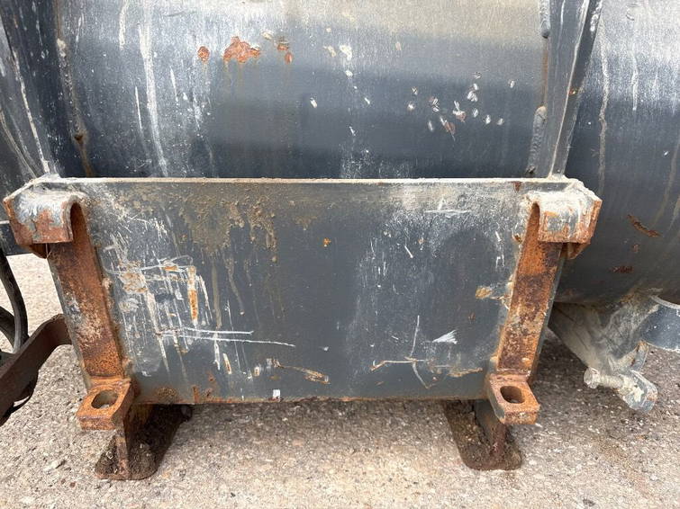 Avant hydraulisk betonblander med tømmesnegl og udløbsre nde 12