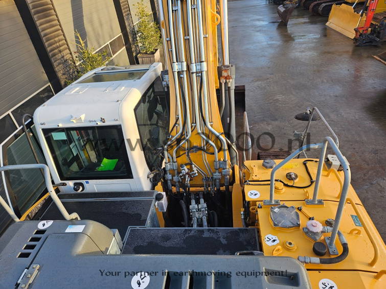 Liebherr R936 Long boom 23