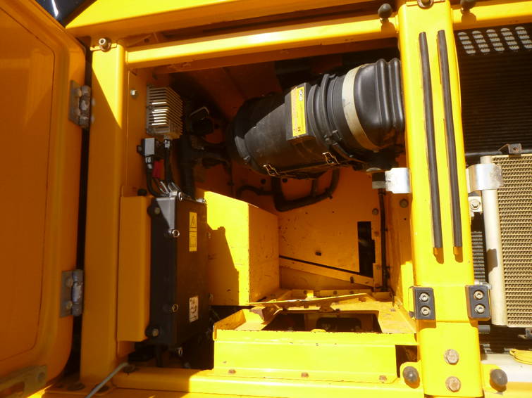 JCB JS220XLC 4F 27