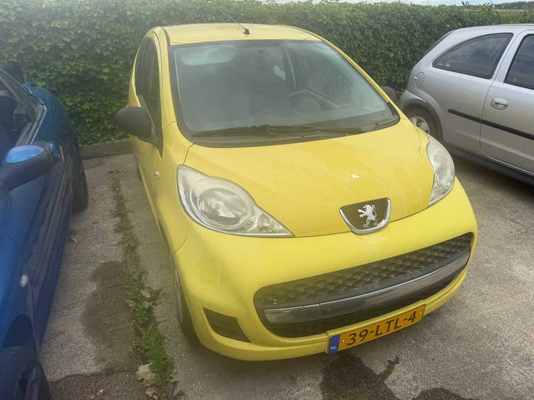 Peugeot 107 1.0-12V XR 5