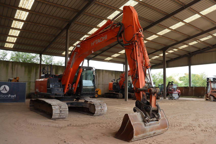 Hitachi Zaxis 210 LC 7