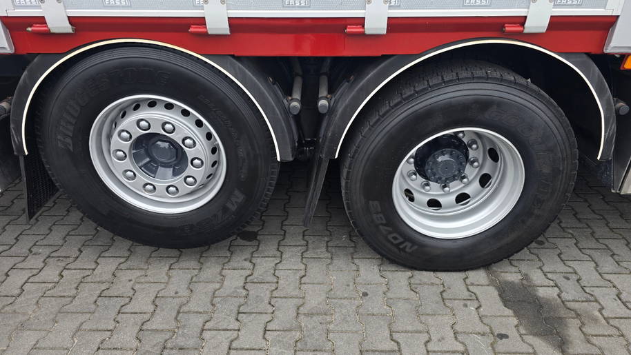 Volvo FM 380 6x2 Crane Fassi F185 18