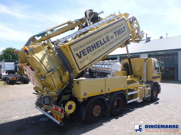 Renault D 26 Wide 6x2 vacuum tank 11 m3 4