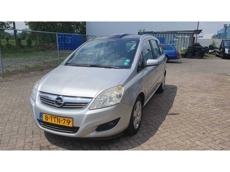 Opel Zafira 1.6 Essentia 1