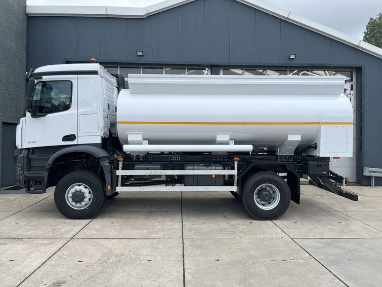 Mercedes-Benz Arocs 2136 A 4x4 | Fuel Tank | 2 units | Stock | 2