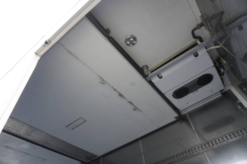 Iveco Eurocargo 140-210 4x2 / Cazaux multitemperature refrigerator / Thermoking T-1000R Spectrum 9