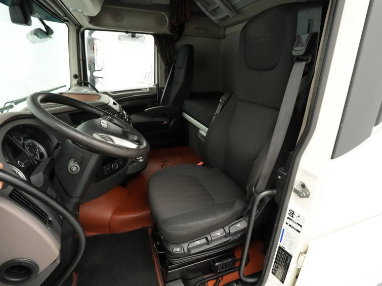 DAF XF 480 FT, Super Space Cab, Leather Interior, New Tacho 10
