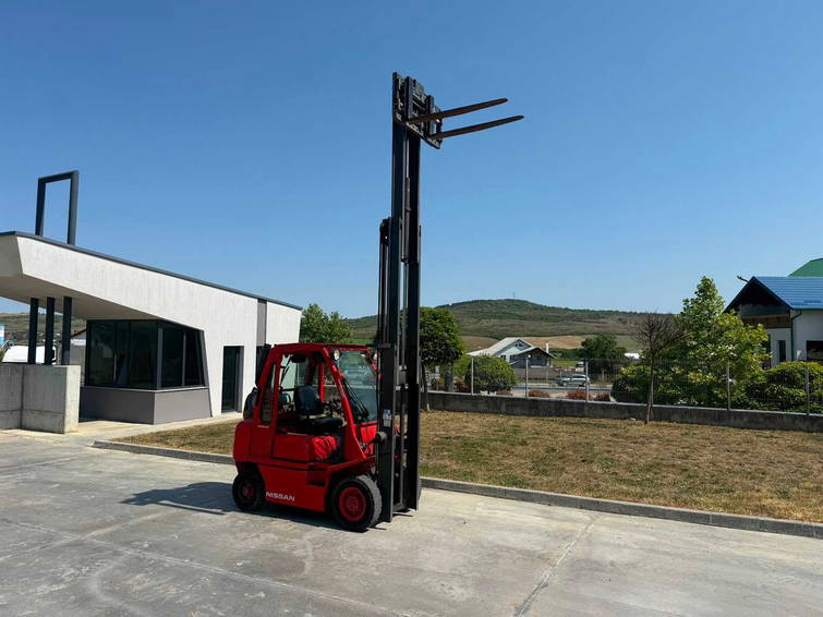 Nissan UID2A25LQ 2