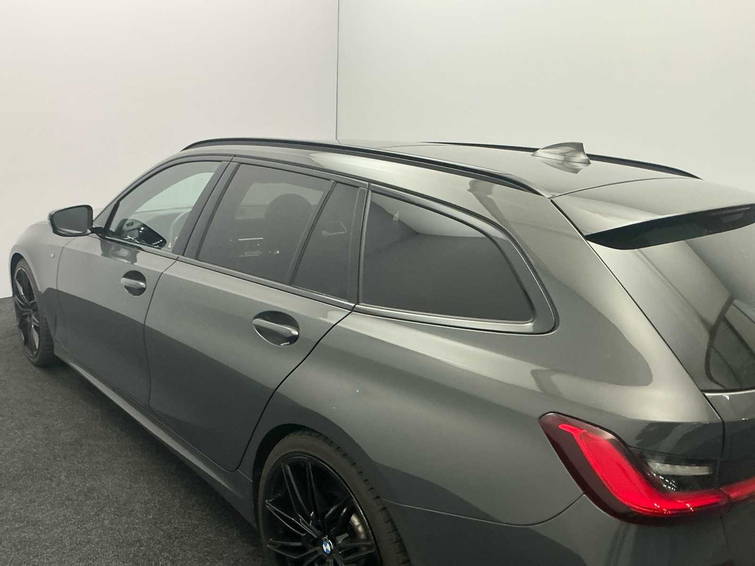 BMW 3-serie Touring 330i High. Ex. Ed. 20
