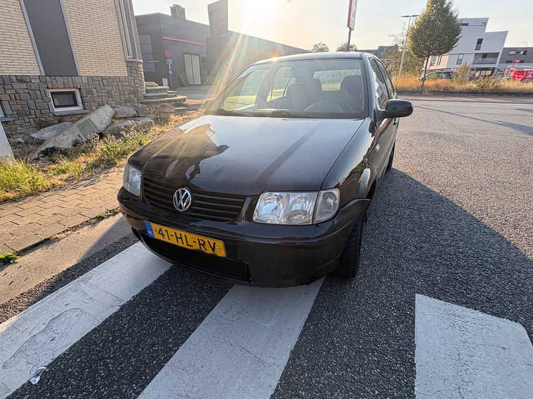 Volkswagen Polo 1.4 Trendline 2