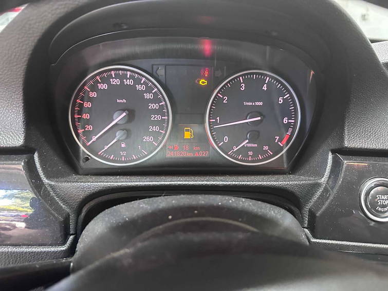 BMW 3-serie 318i Business Line 9