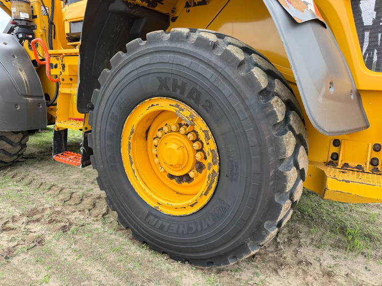 Volvo L90H - 3rd Function / Quick Coupler 27