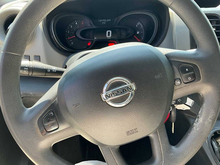 Nissan NV300 19