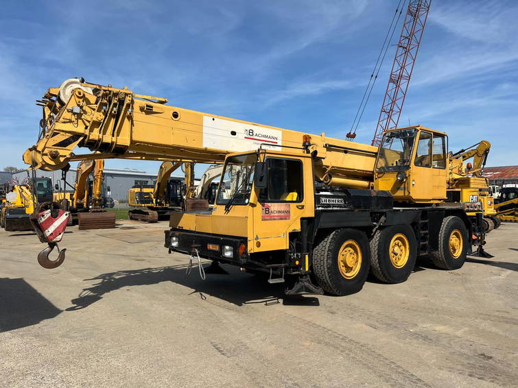 Liebherr LTM 1035-3 . 1