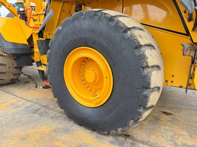 Volvo L180H - German Machine / Automatic Greasing 26