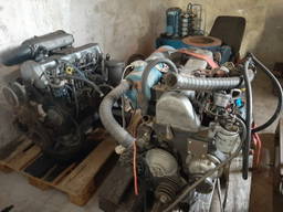 Mercedes-Benz div. mercedes motoren 2x 5 cyl. en 1x V6 x 6 cyl.
