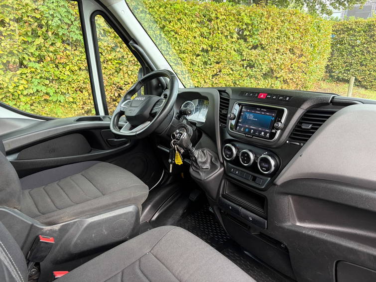 Iveco Daily 35C16 3.0 , kipper , trekhaak 3500 Kg , 17