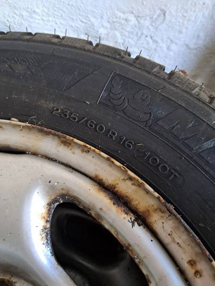 Diversen 4 stk stålfælge med Michelin vinterdæk 16" 235/60 R 16 4