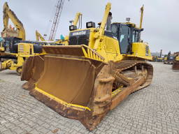 Komatsu D155 AX-8 .