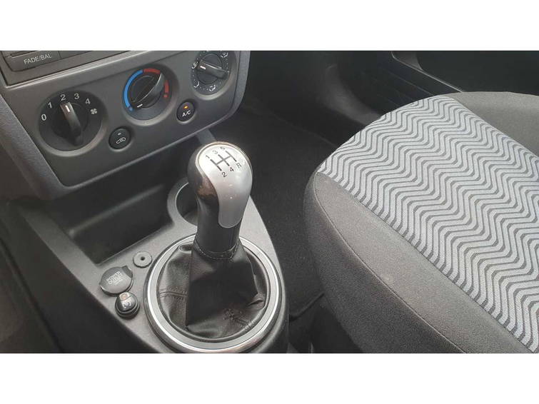 Ford Fusion 1.6-16V Futura 9