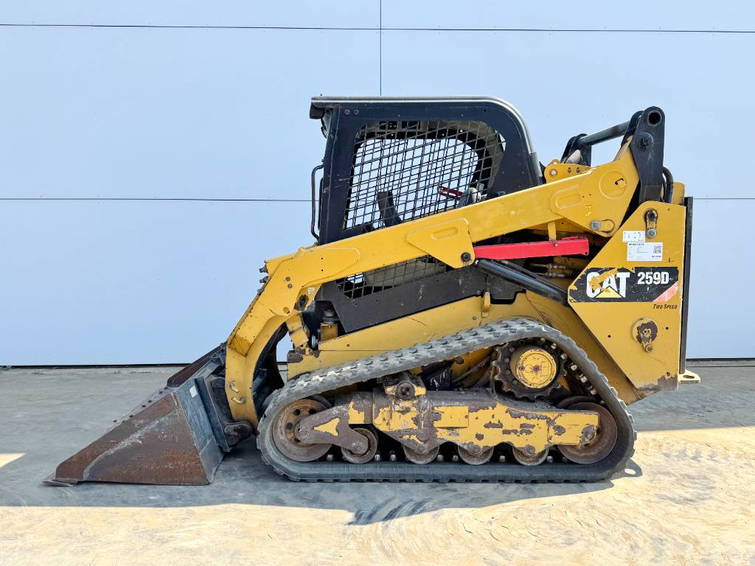 Caterpillar 259D - Two-Speed Compact Track Loader 2