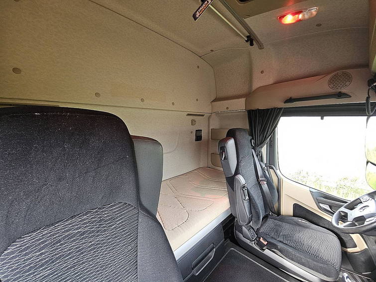 Mercedes-Benz Actros 1836 14