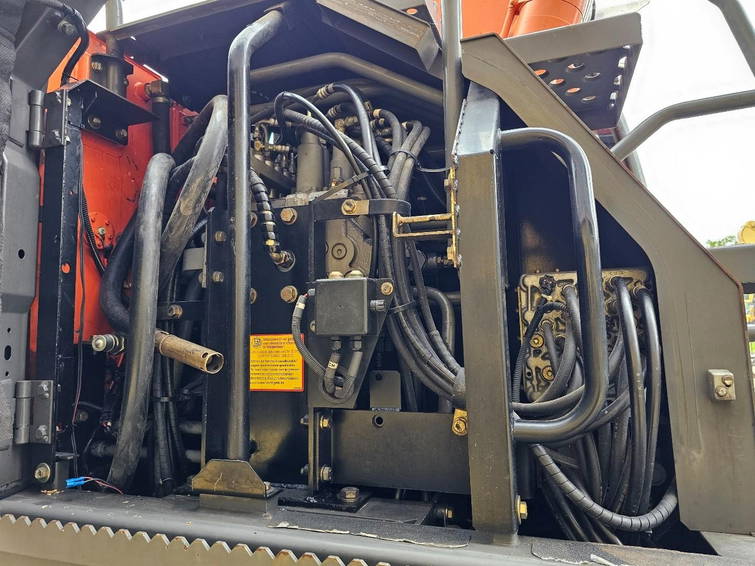 Hitachi ZX140W-3 16