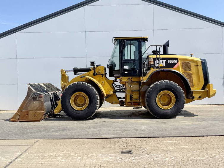Caterpillar 966M - Automatic Greasing / 3th Function 1